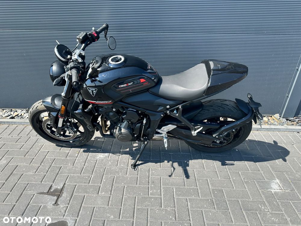 Triumph Trident - 2