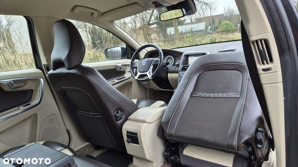 Volvo XC 60 D3 R-Design - 11