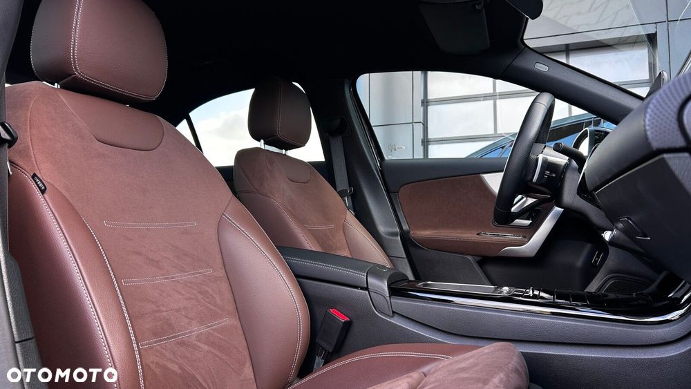 Mercedes-Benz Klasa A 200 AMG Line 7G-DCT - 24