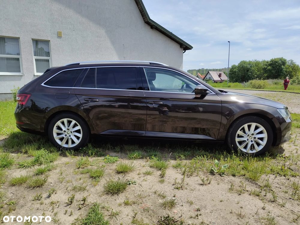 Skoda Superb 2.0 TDI 4x4 Style DSG - 3