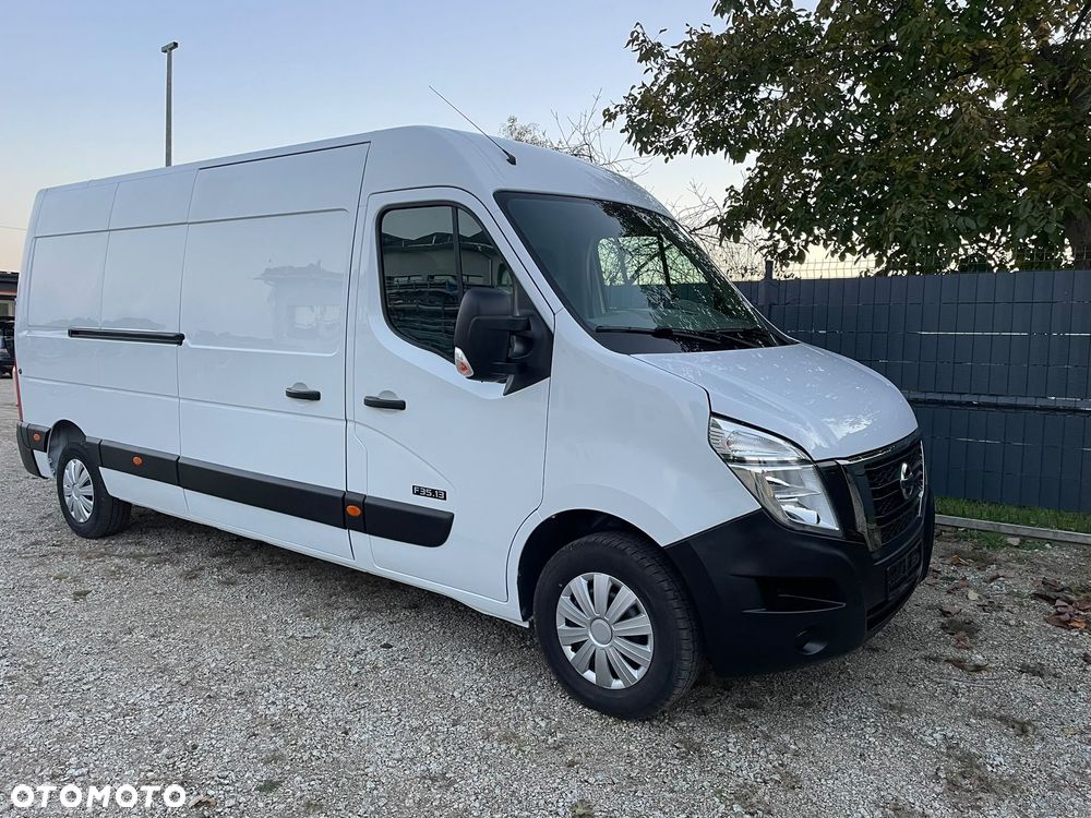 Nissan NV400