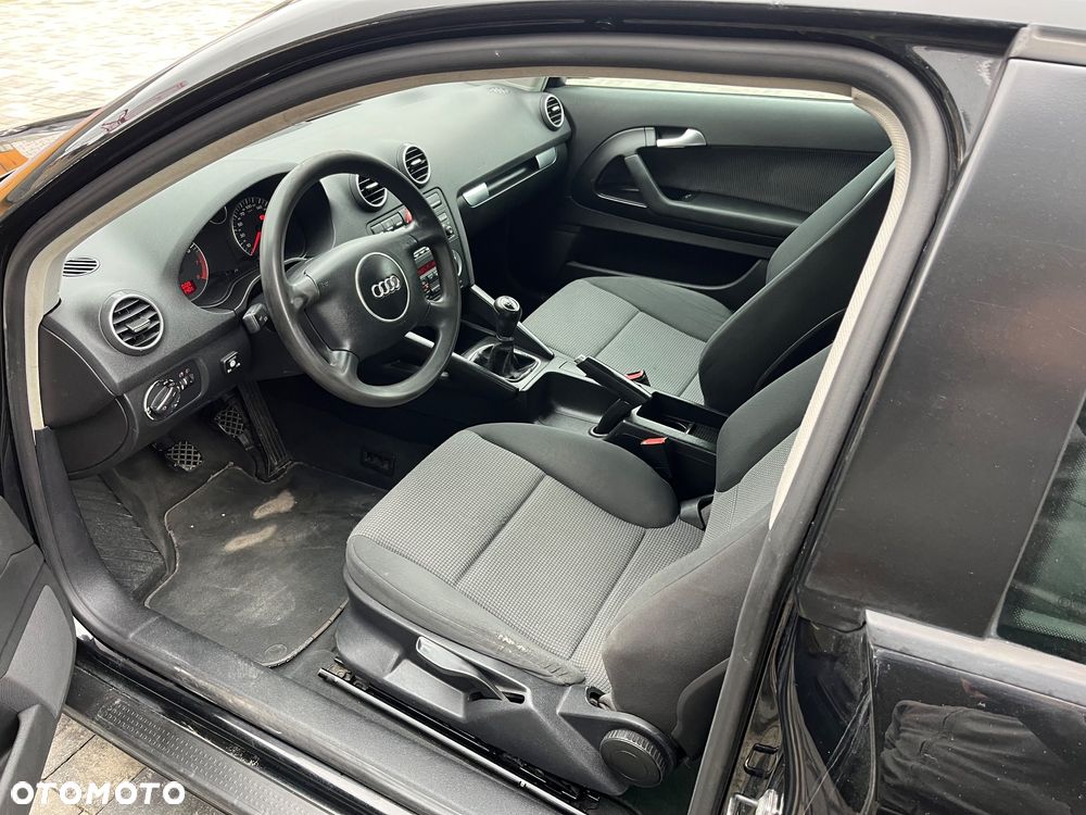 Audi A3 1.6 Ambiente - 5