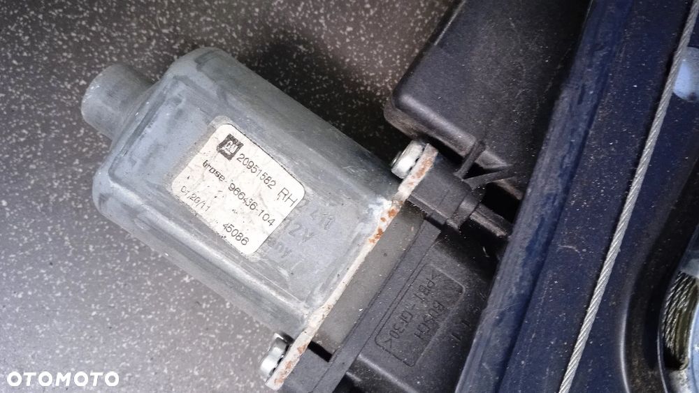Osprzęt mechanizmy podnoszenia szyb drzwi lewy przód i tył klamka Opel Astra J IV - 16