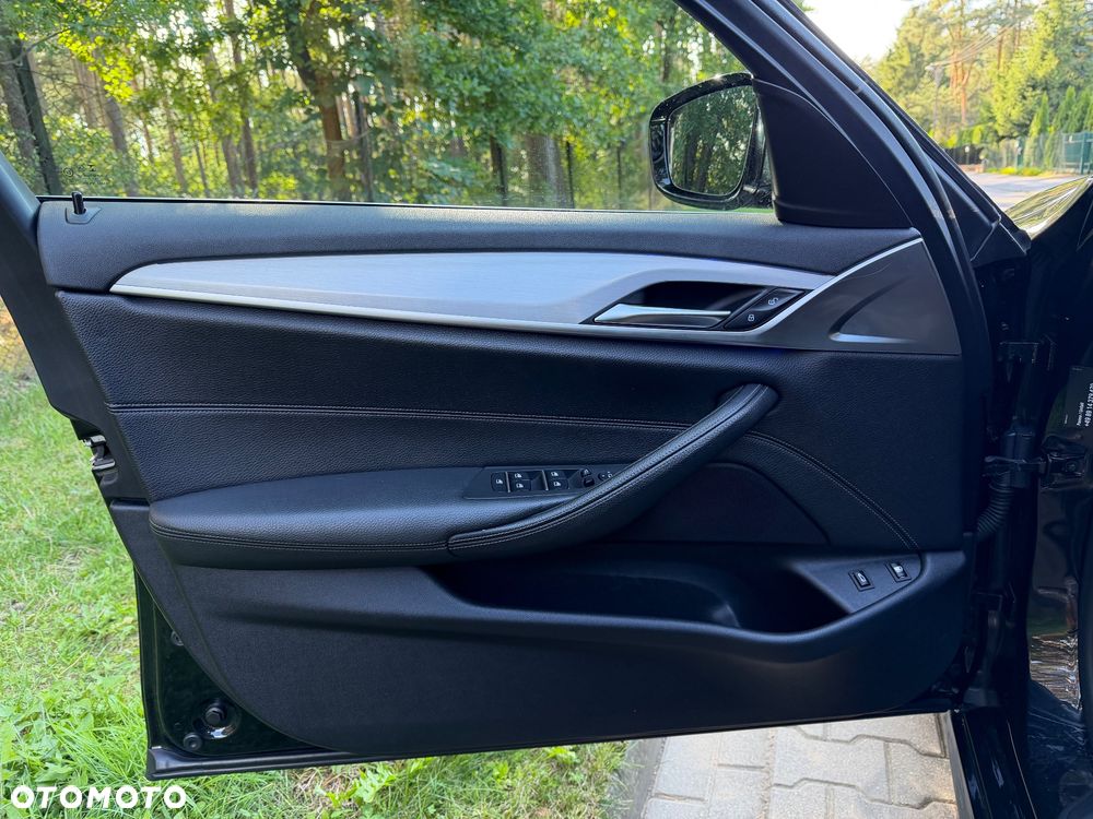 BMW Seria 5 530e iPerformance M Sport sport - 17