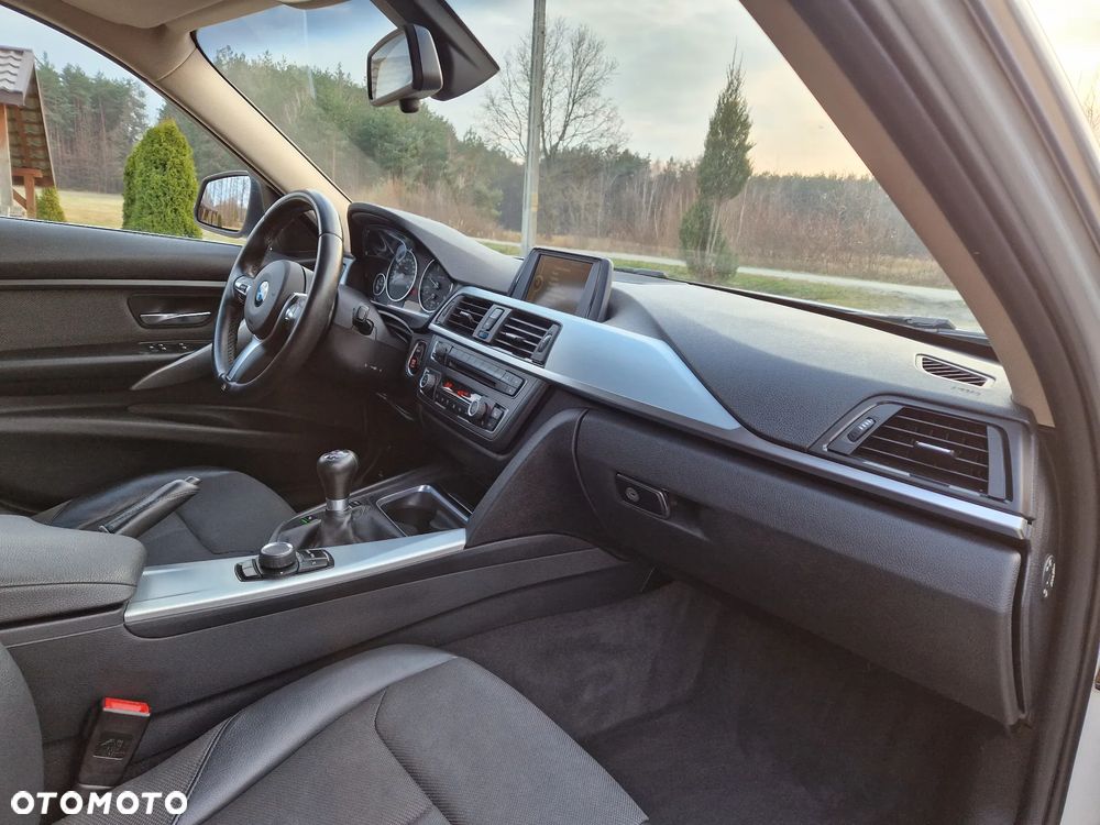 BMW Seria 3 320d xDrive - 18