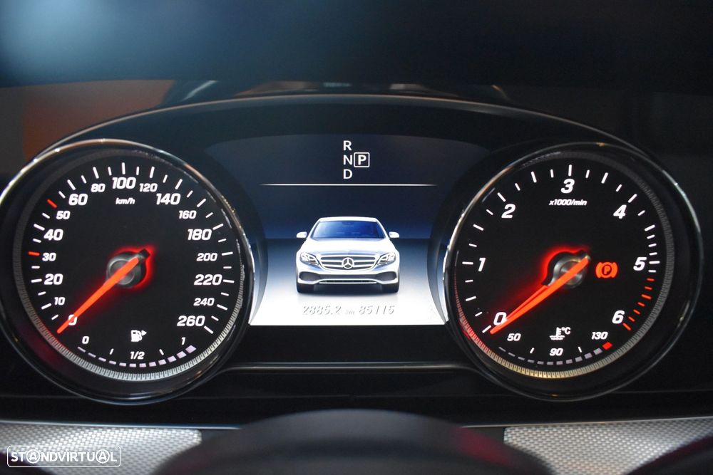 Mercedes-Benz E 220 d Avantgarde - 27