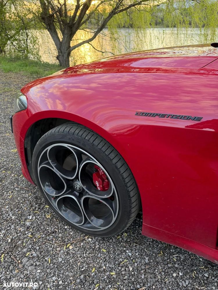 Alfa Romeo Giulia 2.0 Turbo 16V AT8-Q4 Competizione - 24