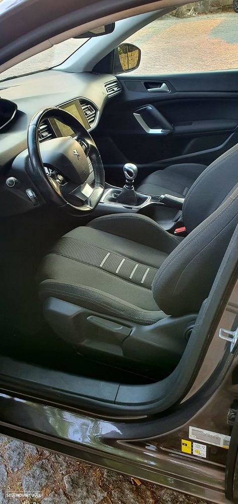 Peugeot 308 SW BlueHDi 120 Stop & Start Allure - 23
