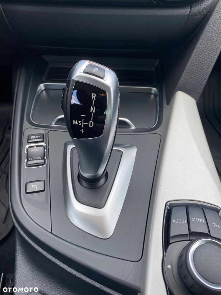BMW Seria 3 318i - 19