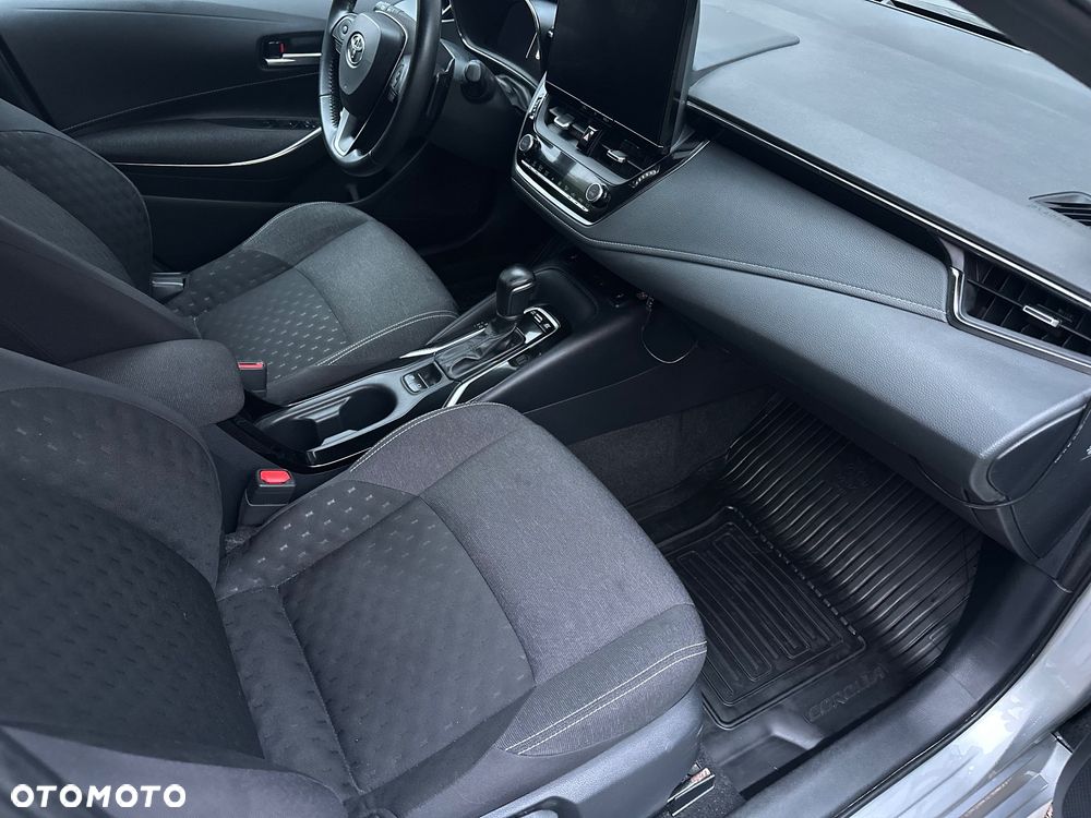 Toyota Corolla 2.0 Hybrid Comfort - 17