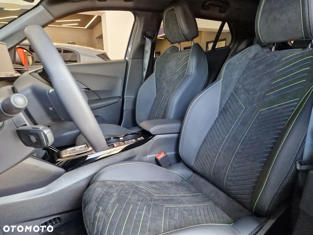 Peugeot 2008 PureTech mHEV GT E-DCS6 - 10