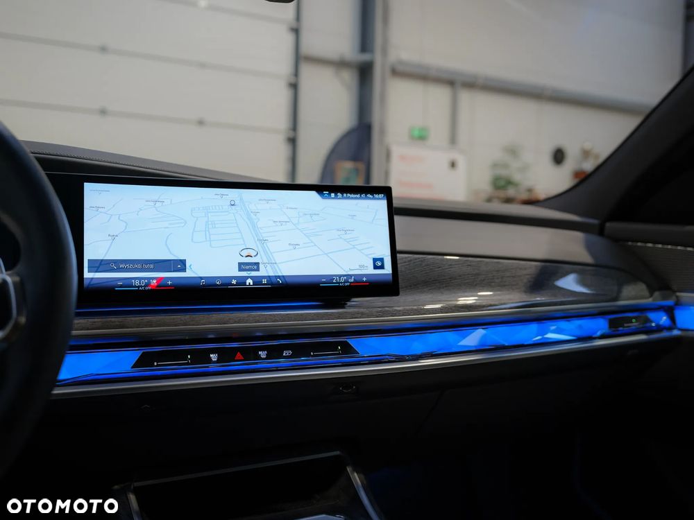 BMW Seria 7 740d xDrive sport - 25