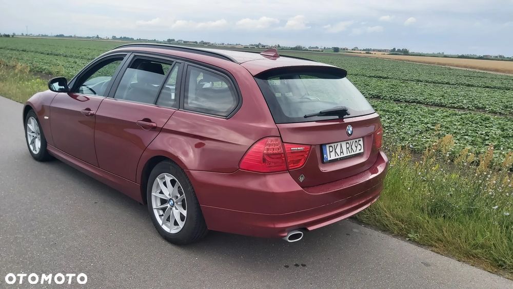 BMW Seria 3 320i Touring - 4