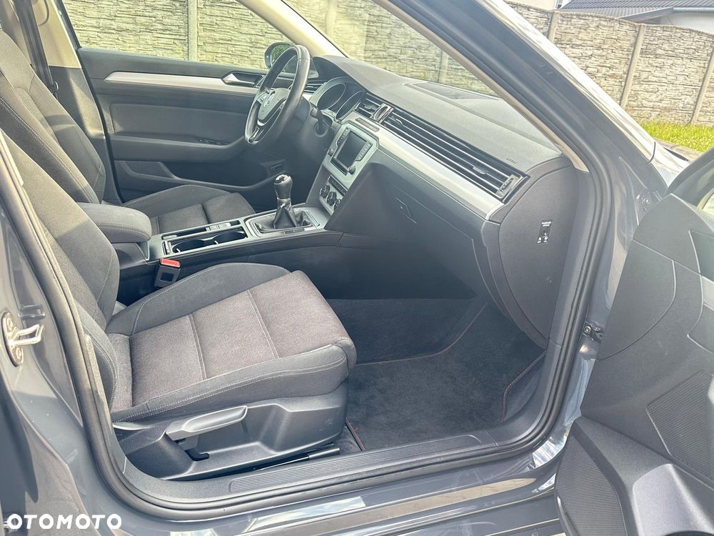 Volkswagen Passat 2.0 TDI BMT Comfortline - 13