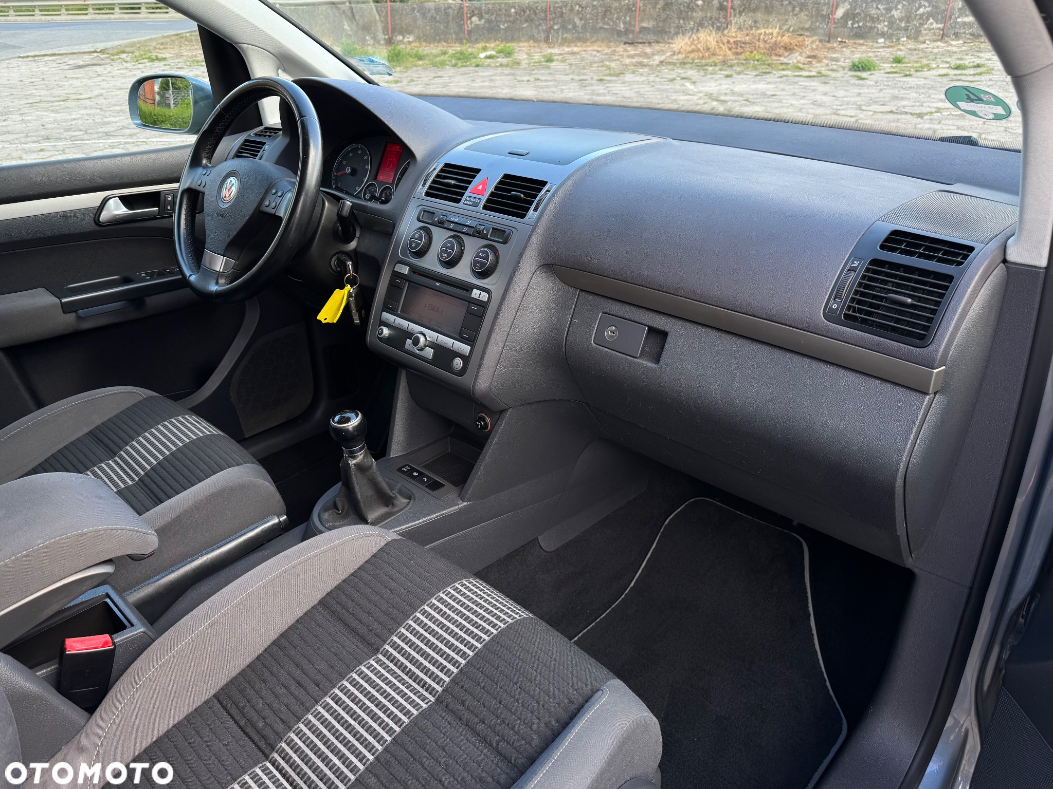 Volkswagen Touran 1.4 TSI Conceptline - 10