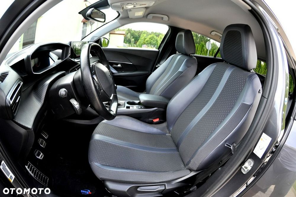 Peugeot 2008 1.2 PureTech Allure Pack S&S - 16