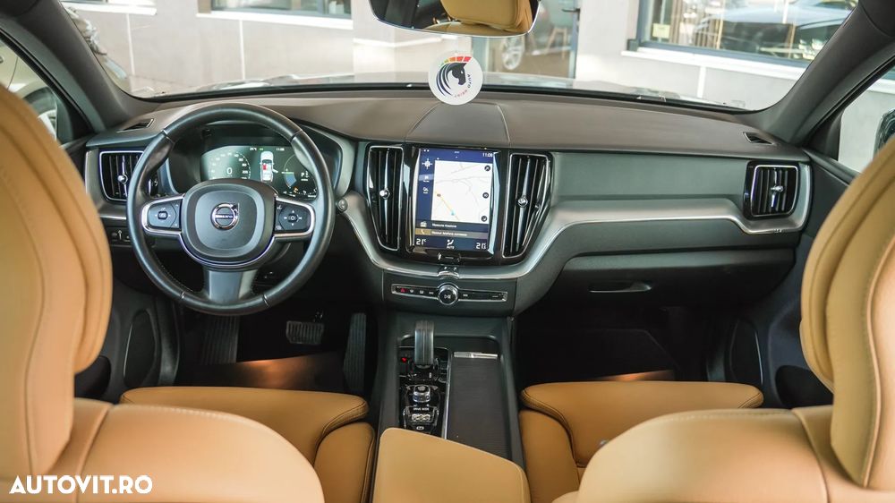 Volvo XC 60 T8 Twin Engine AWD Momentum - 9