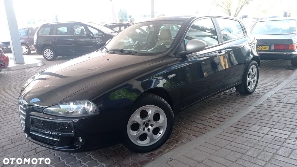 Alfa Romeo 147 - 25