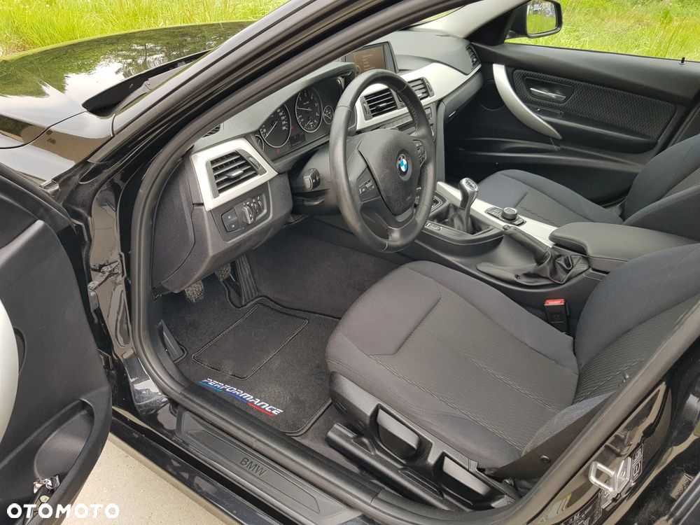BMW Seria 3 320d DPF - 12