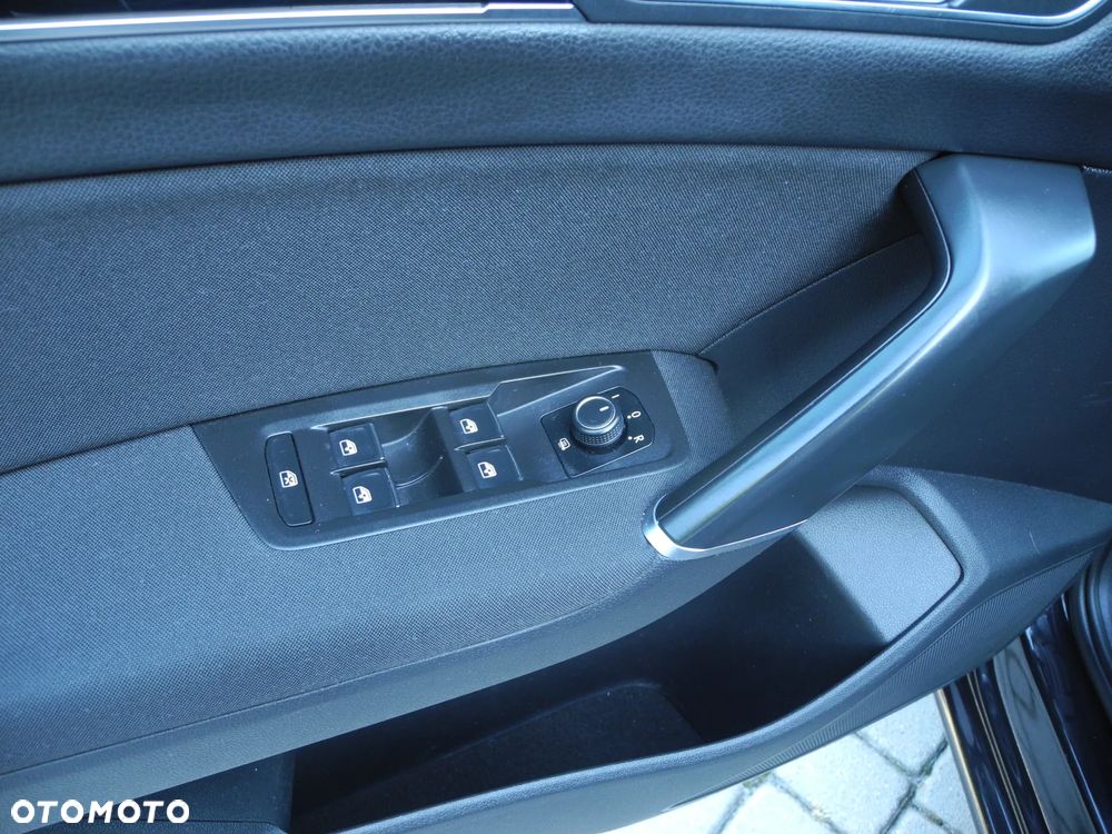 Volkswagen Touran 2.0 TDI BMT Highline DSG - 23