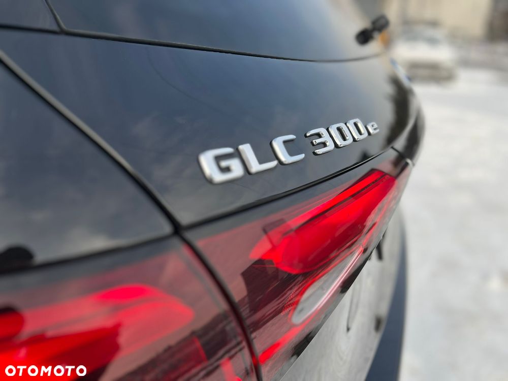 Mercedes-Benz GLC 300 e PHEV 4-Matic AMG Line - 36