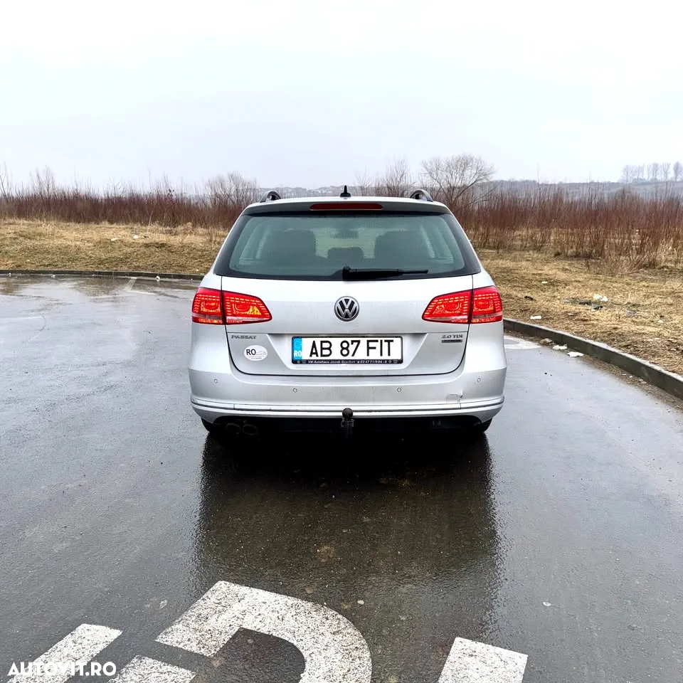 Volkswagen Passat Variant 2.0 TDI BlueMotion Technology DSG Highline - 4