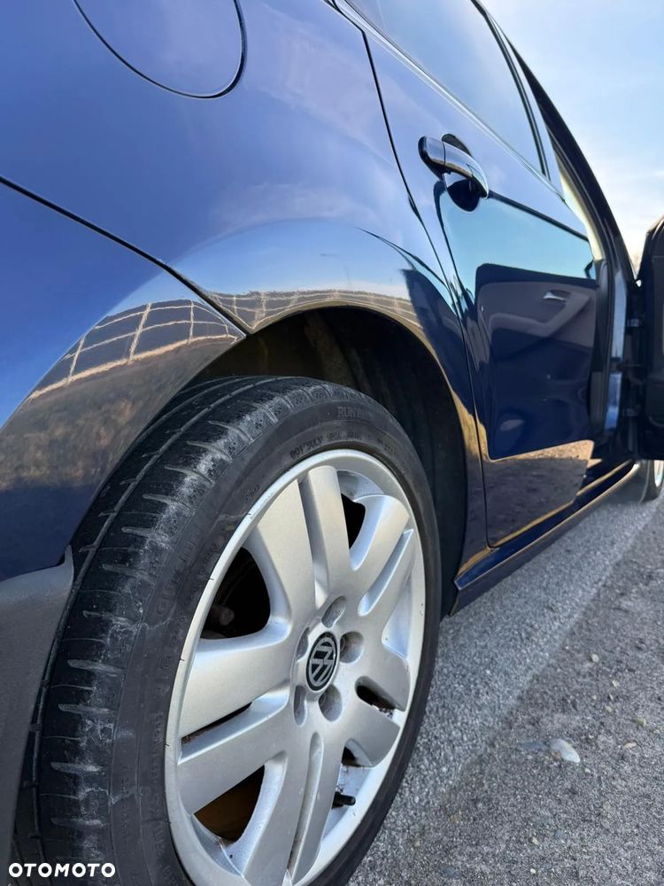 Volkswagen Polo 1.4 16V Highline - 16