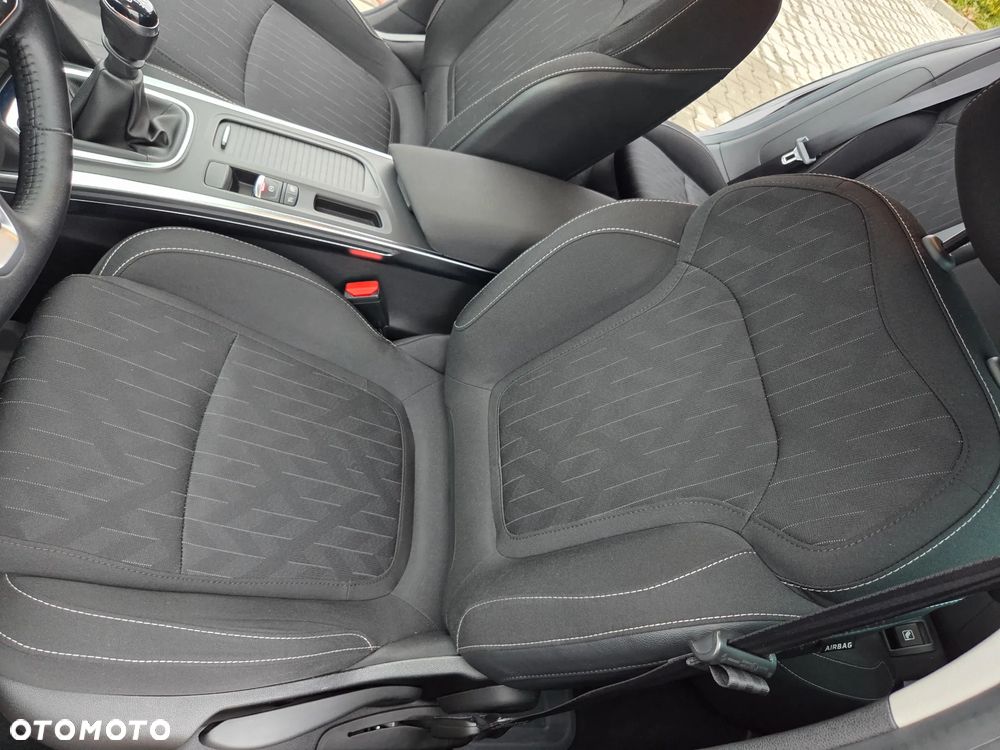 Renault Megane 1.5 Blue dCi Intens - 27