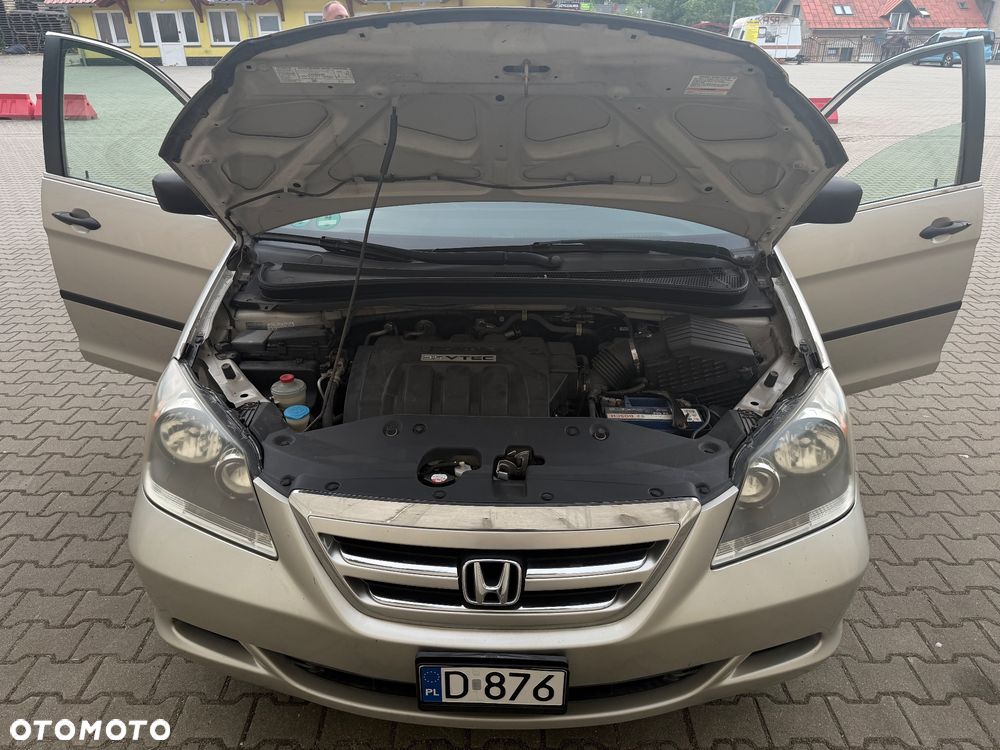 Honda Odyssey 3.5 LX - 25