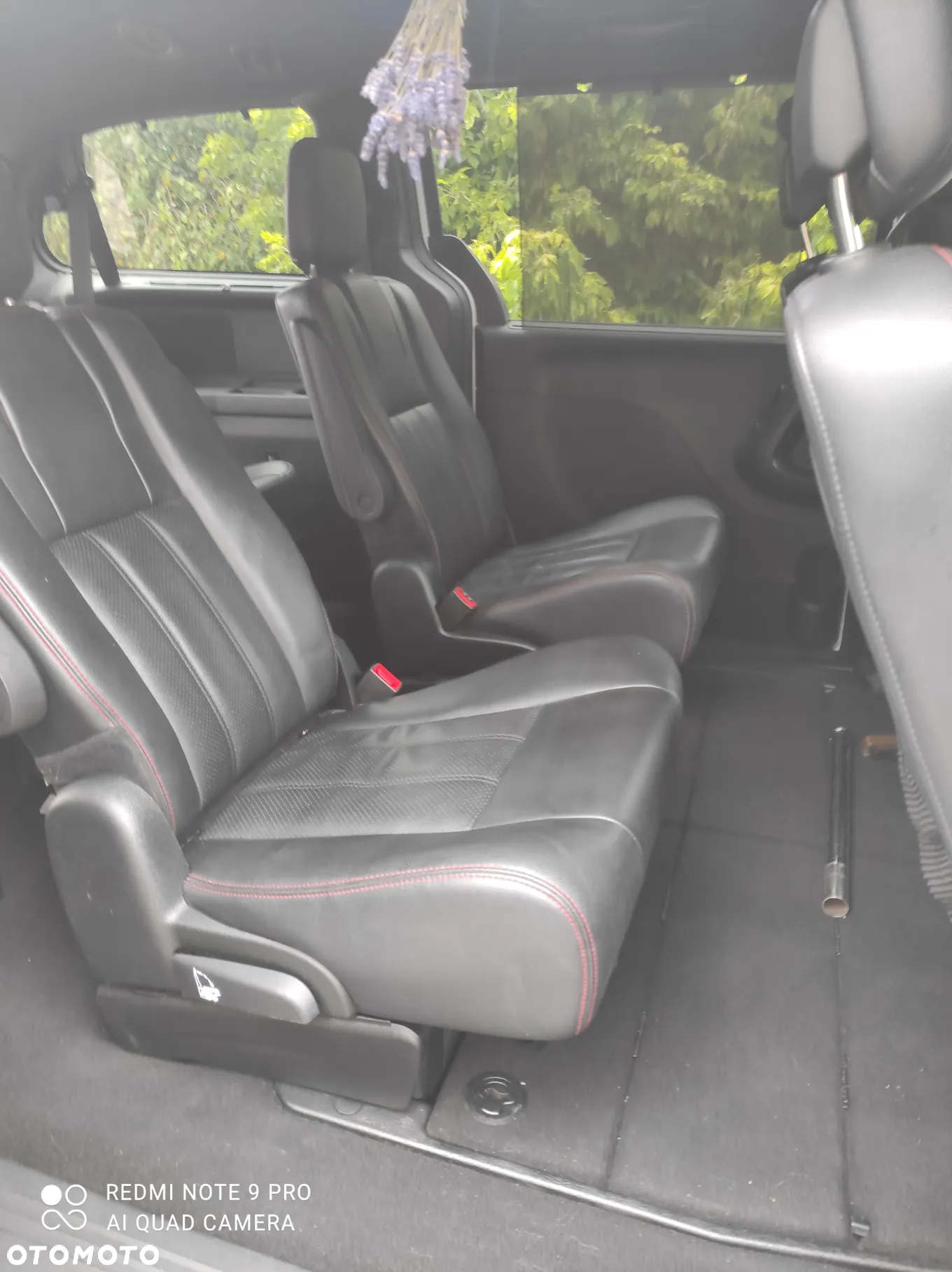 Dodge Grand Caravan - 11
