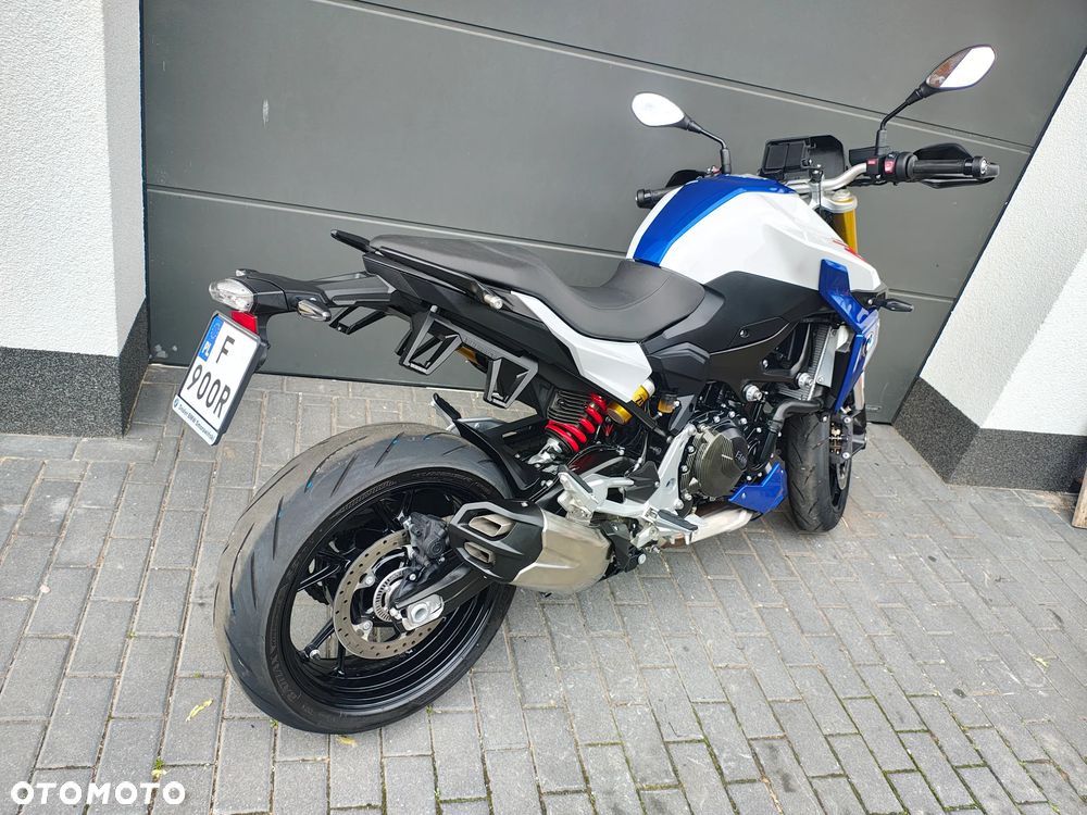BMW F - 26