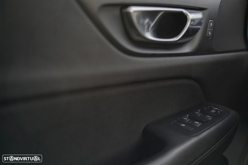 Volvo V60 2.0 T6 AWD TE R-Design Expression - 16