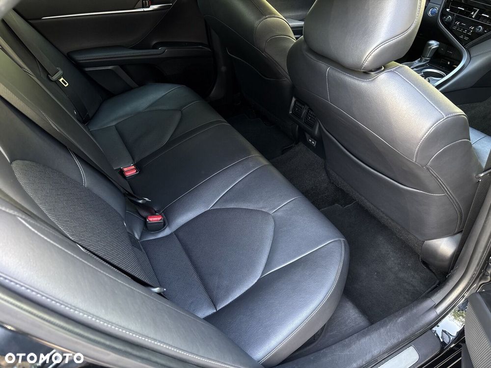 Toyota Camry 2.5 Hybrid Executive CVT - 14