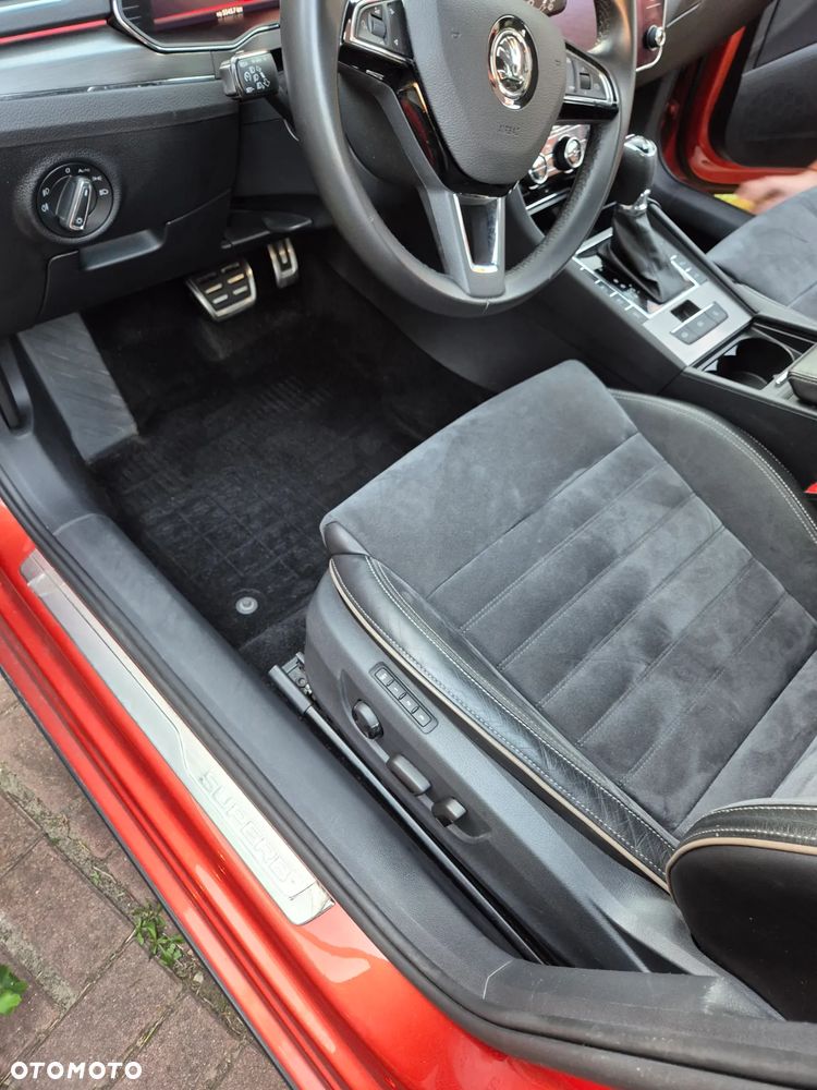 Skoda Superb 2.0 TDI SCR 4x4 Scout DSG - 17
