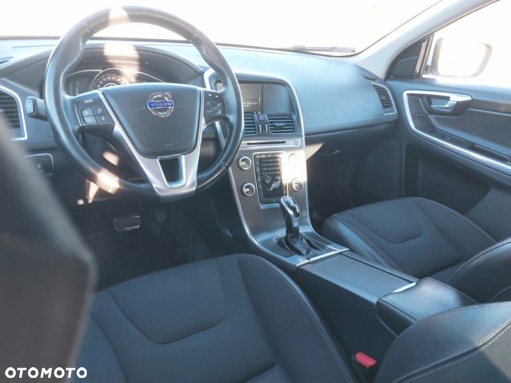 Volvo XC 60 - 6