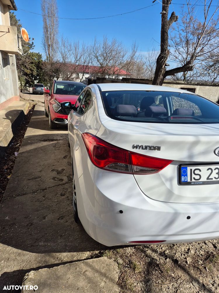 Hyundai Elantra 1.6 MPi Highway Heat+ - 3