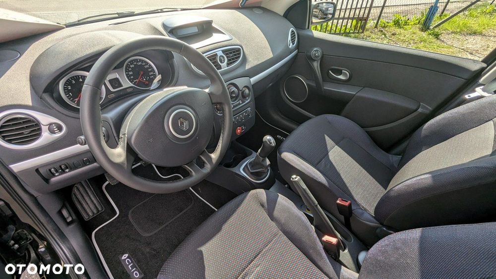 Renault Clio - 15