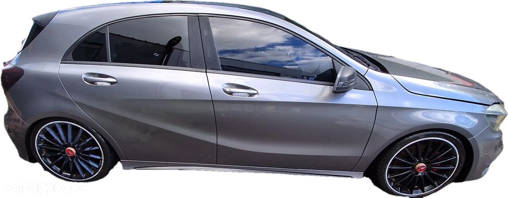 MERCEDES A-KLASA W176 PRAWE PRZEDNIE DRZWI BŁOTNIK DRZWI W KOLOR 787 NIE MALOWANE CENA ZA KOMPLET BARDZO ŁADNE - 17