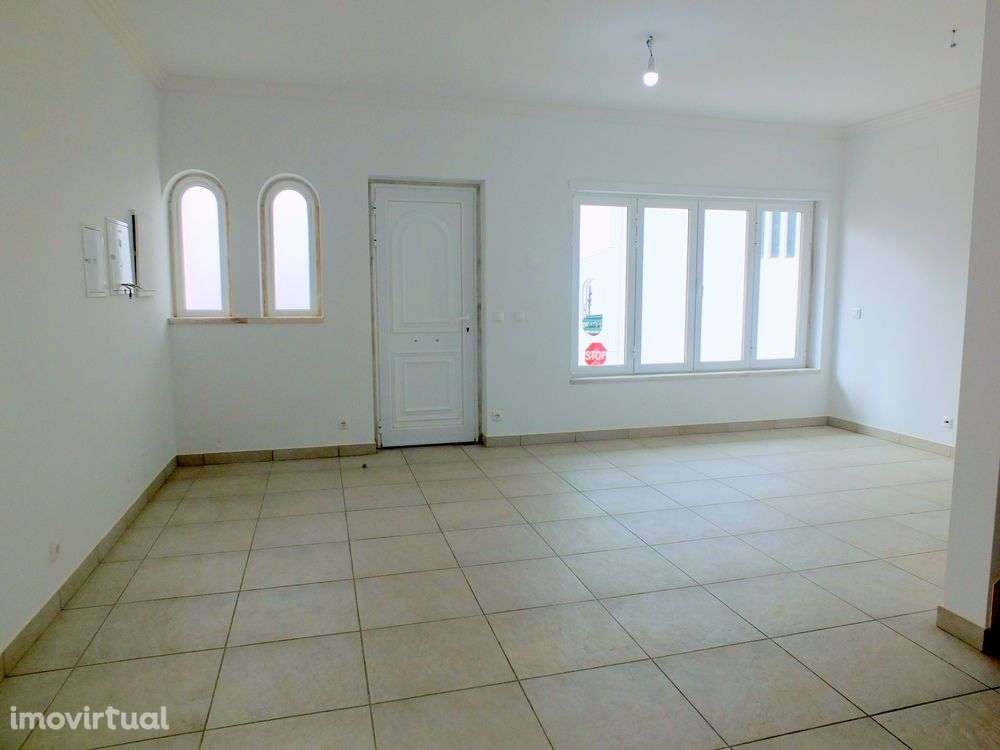 Moradia T4 Renovada com Vista Mar e Churrasqueira na Ericeira - Grande imagem: 3/42