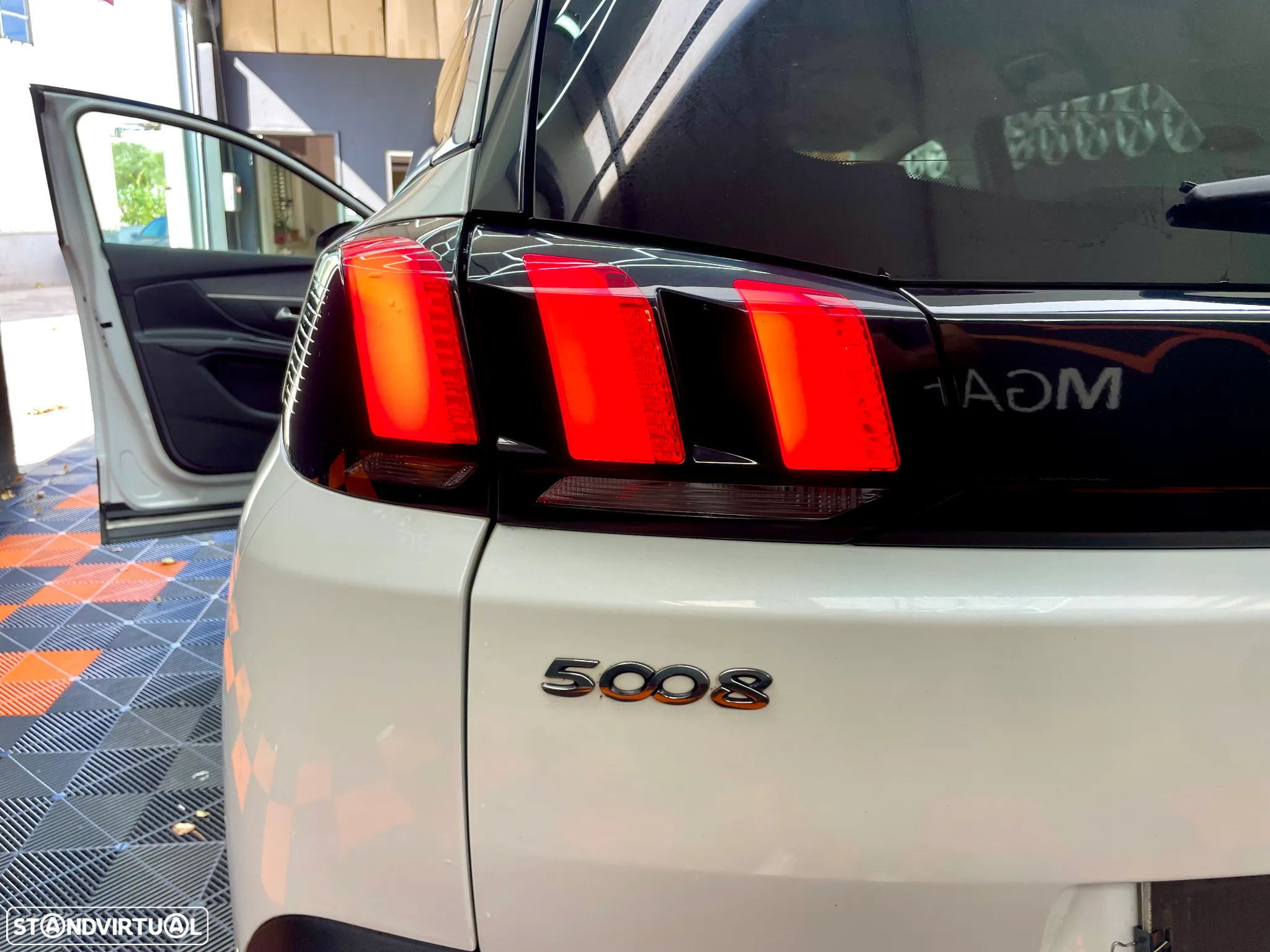 Peugeot 5008 1.6 BlueHDi Allure EAT6 J18 - 33