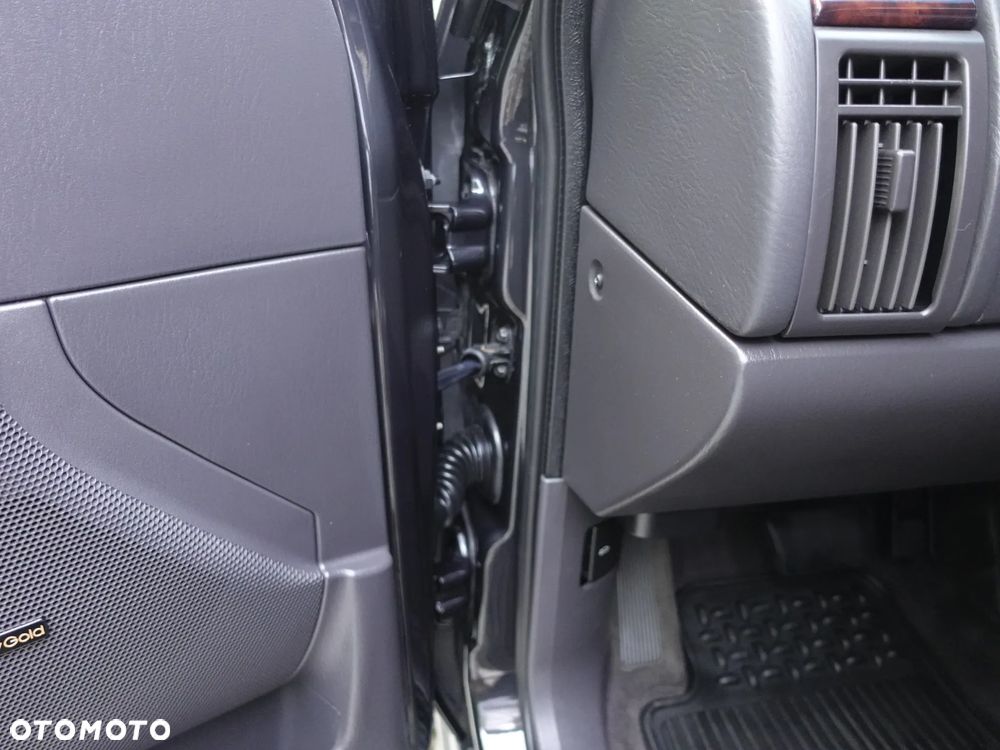 Jeep Grand Cherokee - 28