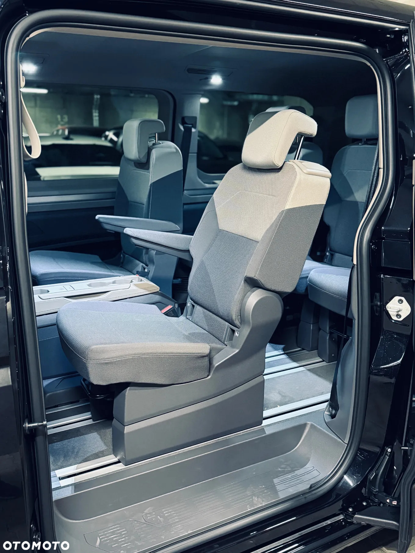 Volkswagen Multivan 2.0 TDI L2 Life DSG - 9
