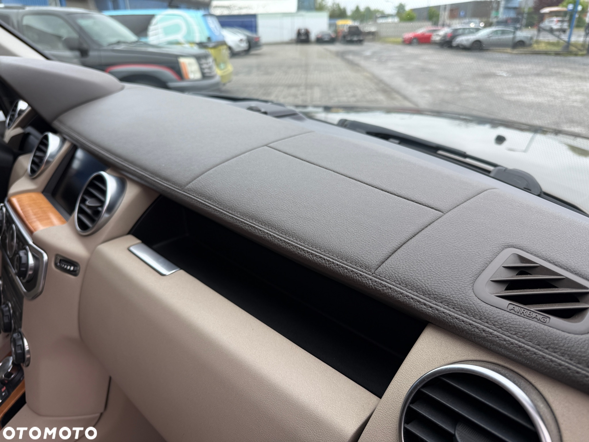 Land Rover Discovery IV 3.0D V6 HSE - 30