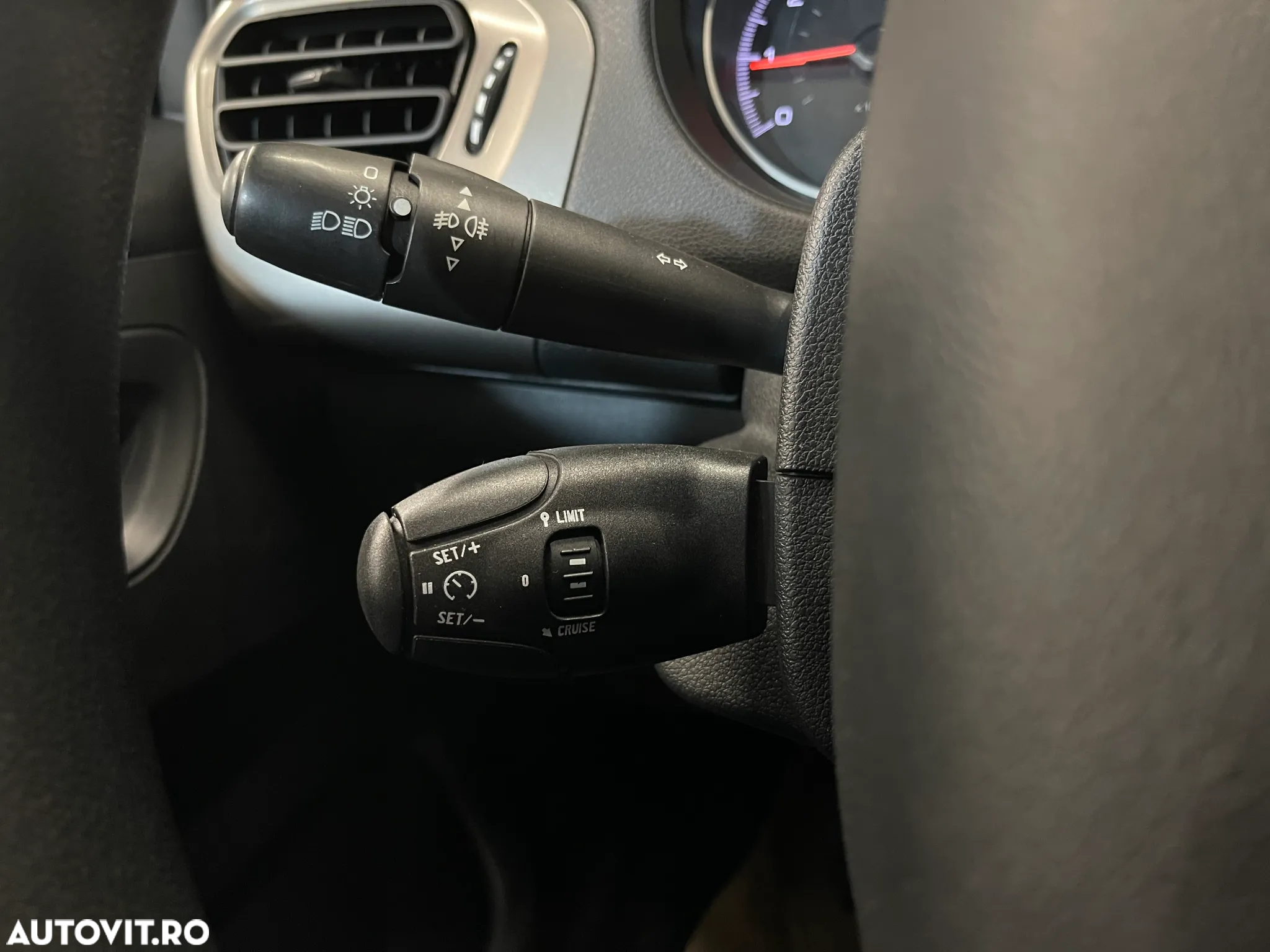 Peugeot 301 1.5 BlueHDI FAP Active - 18