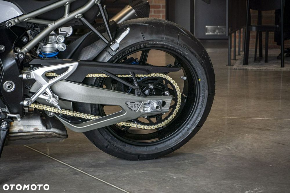 BMW S - 11