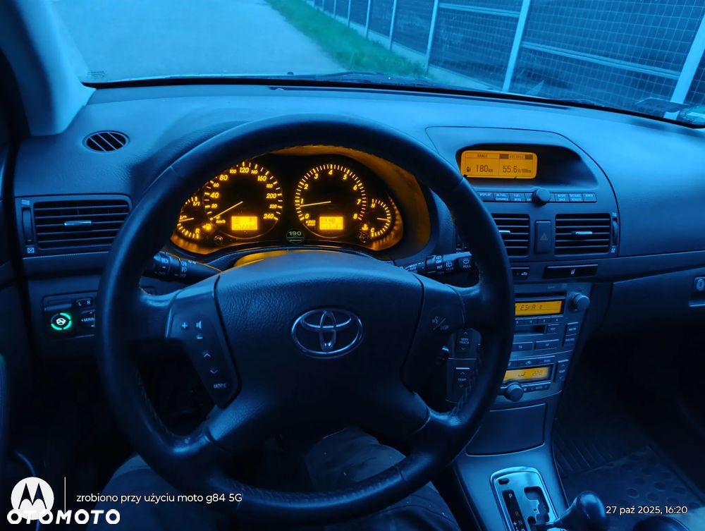 Toyota Avensis 2.0 VVT-i Automatik Executive - 34