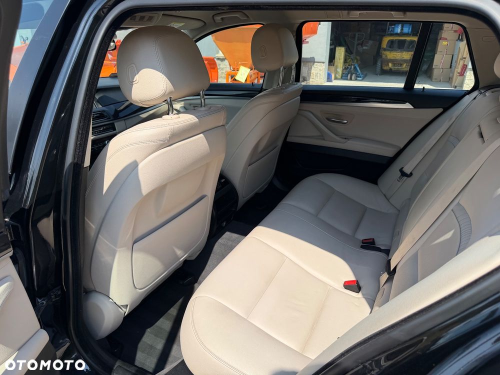BMW Seria 5 518d Sport Line - 27