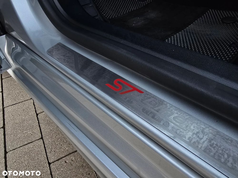 Ford Focus 2.0 EcoBlue ST-Line - 29