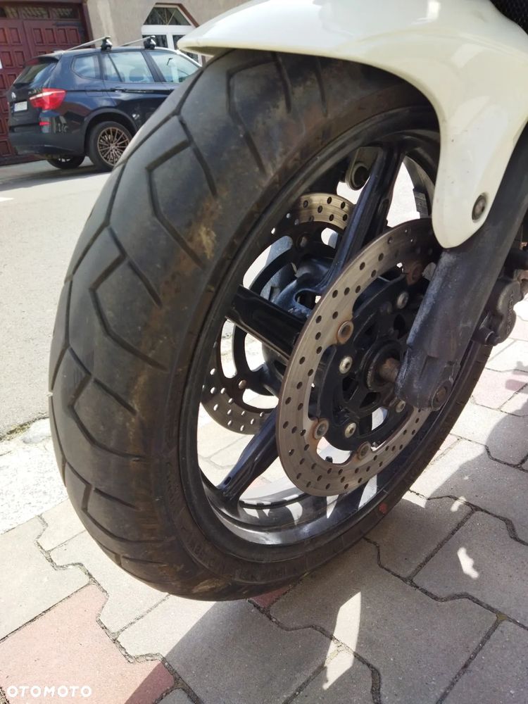 Suzuki Gladius - 9