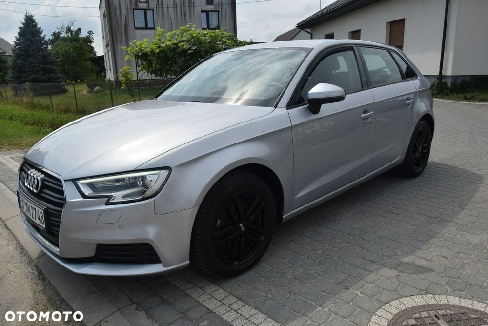 Audi A3 Sportback 1.0 TFSI design - 19